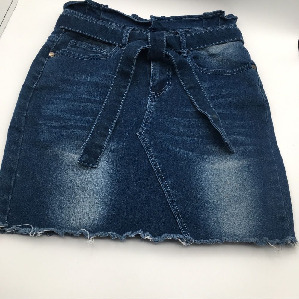 THE STYLE BETWEEN US Belted/Destressed Denim Skirt